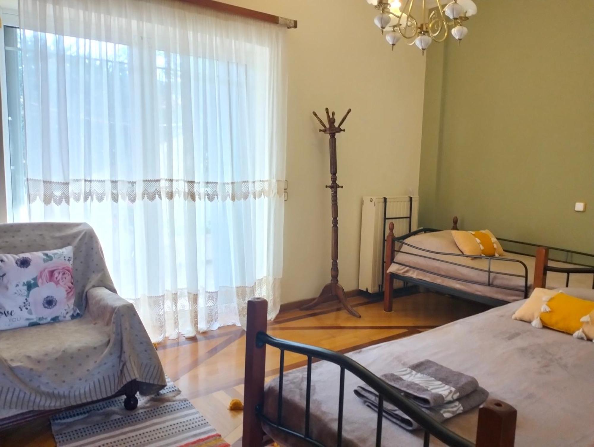 The Nearest Apt To The Airport Артемида Екстериор снимка